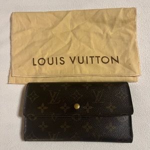 Louis Vuitton Sarah Trifold Wallet in Monogram Canvas